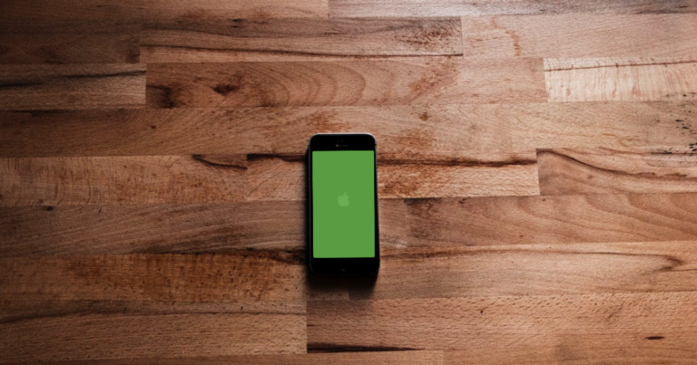 Исправлено: зеленый экран смерти iPhone